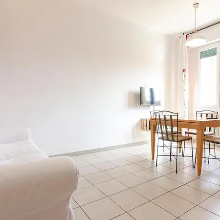 Cozy One Bedroom In Great Location * Bologna