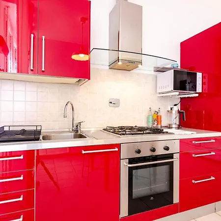Cozy One Bedroom In Great Location *